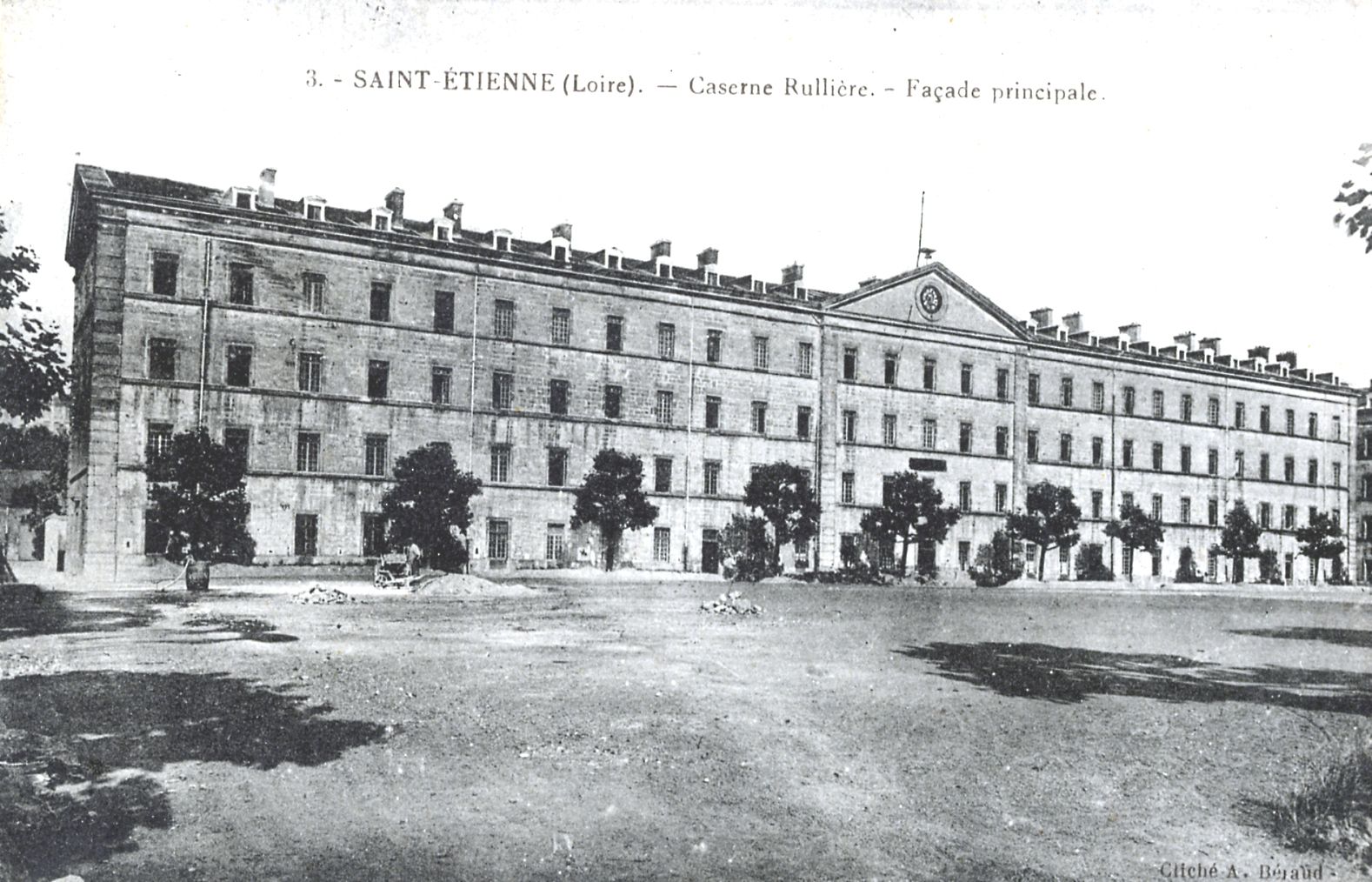 Guerre et bâtiments militaires